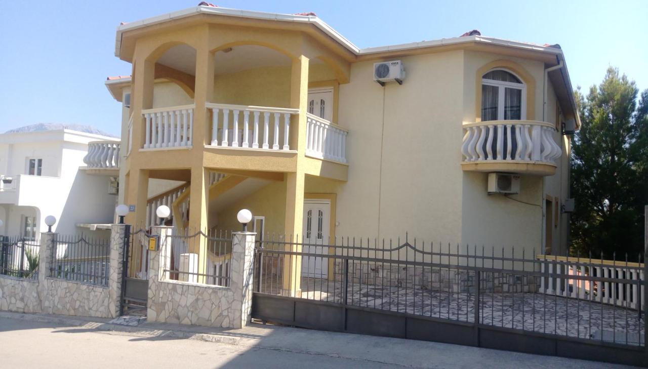 Apartment Barski Bagian luar foto
