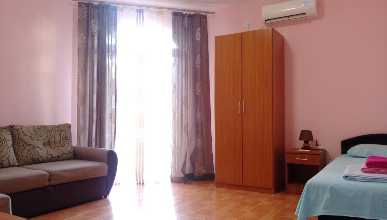 Apartment Barski Bagian luar foto