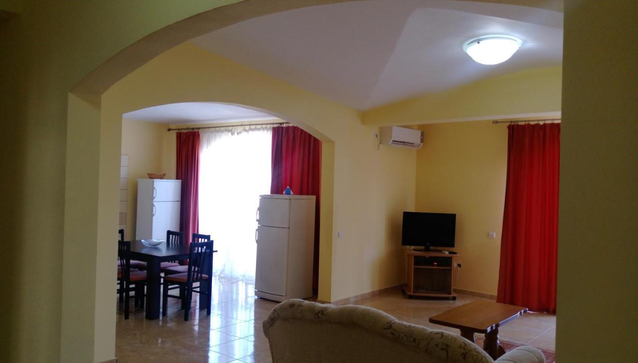 Apartment Barski Bagian luar foto