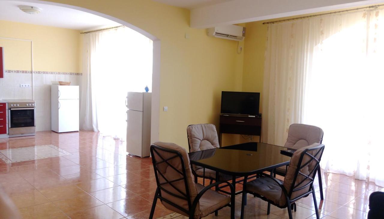 Apartment Barski Bagian luar foto