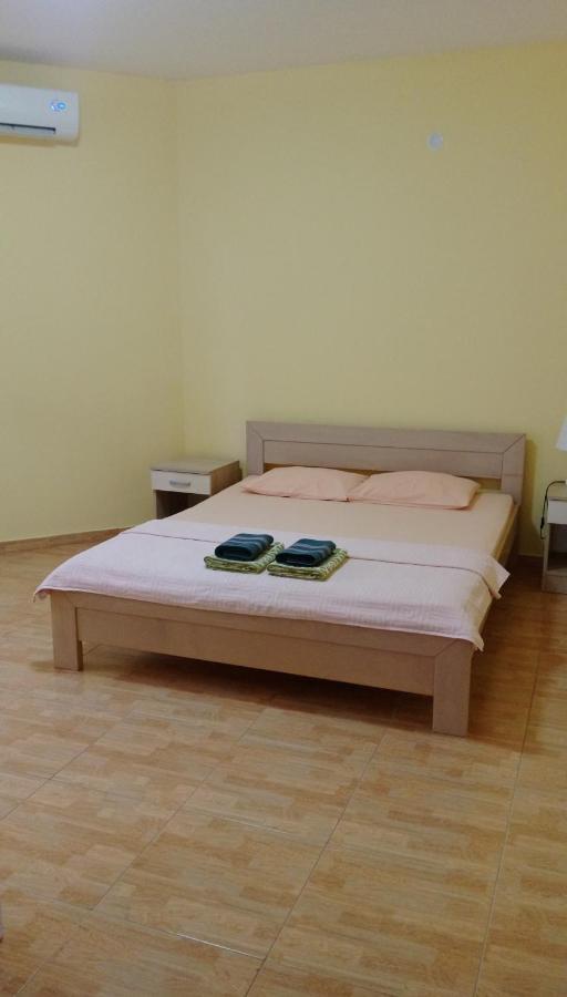 Apartment Barski Bagian luar foto