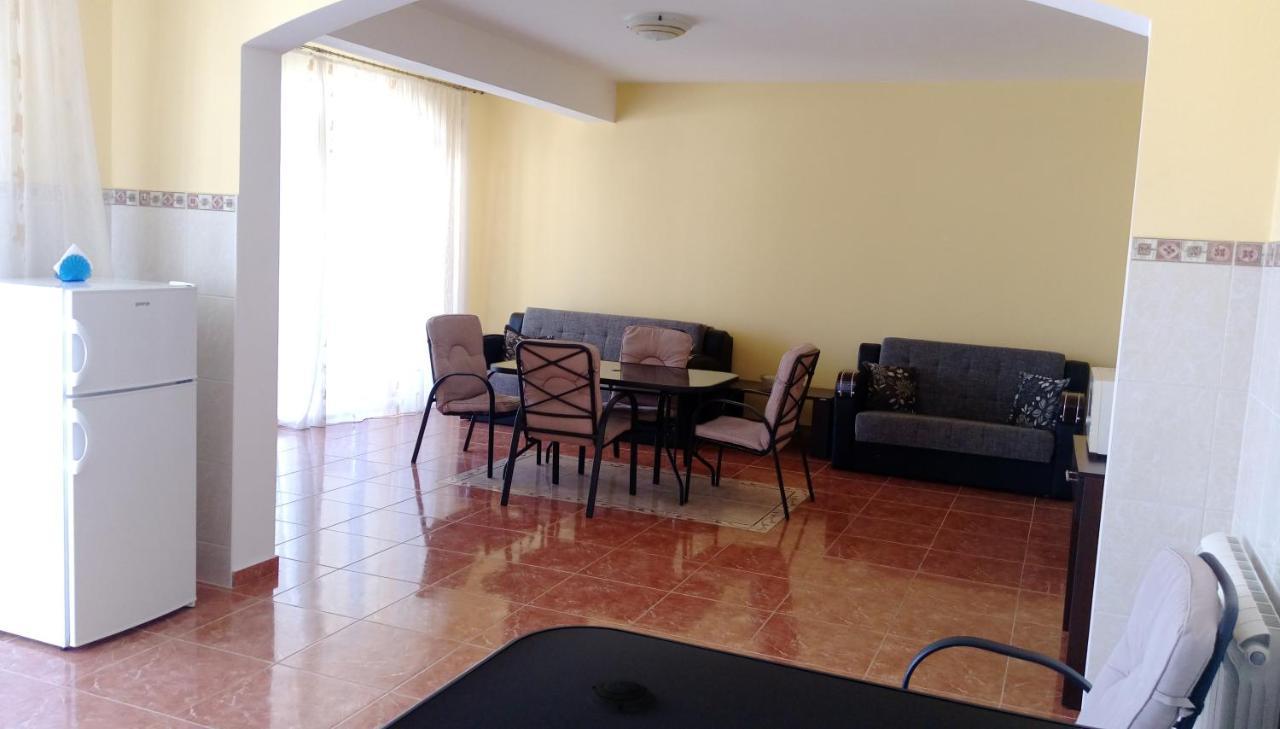 Apartment Barski Bagian luar foto