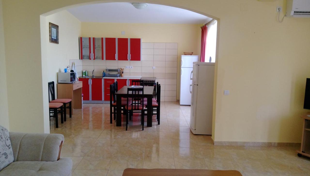 Apartment Barski Bagian luar foto