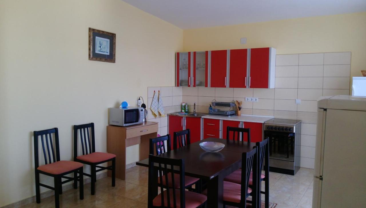 Apartment Barski Bagian luar foto