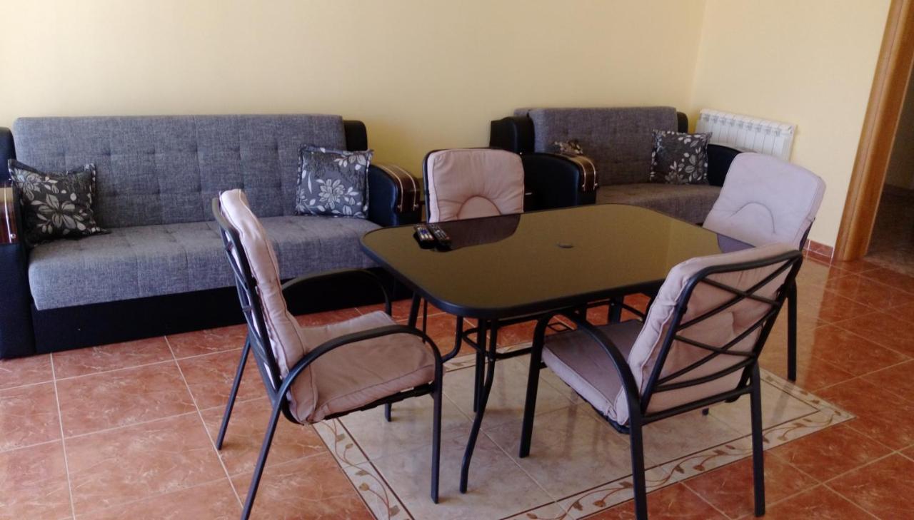 Apartment Barski Bagian luar foto